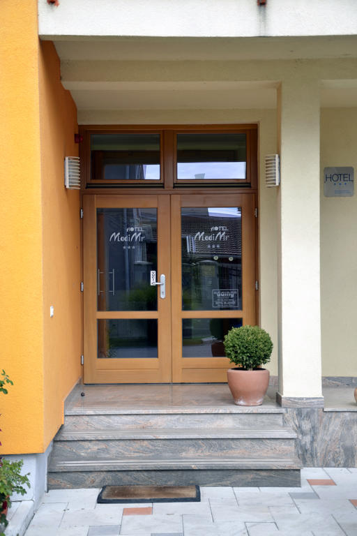 Hotel Mladimir Daruvar Extérieur photo